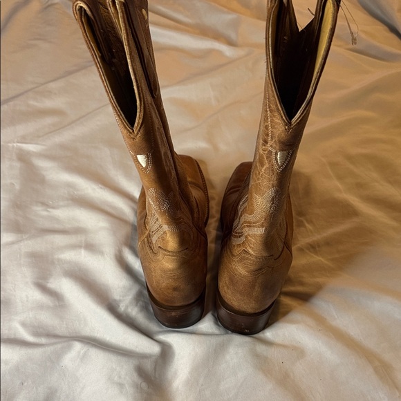 Brown Western Heeled Boots - Picture 2 of 8